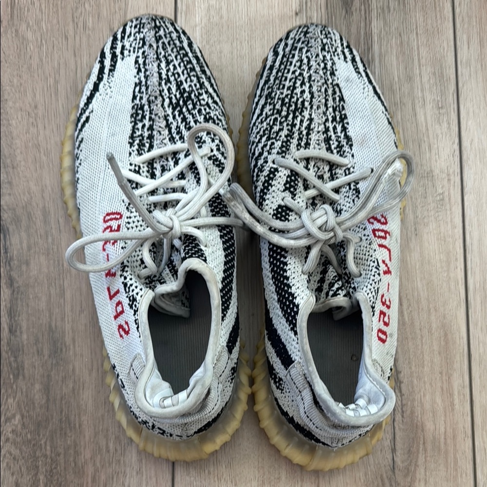 Adidas Yeezy Boost 350 V2 Zebra Sneakers